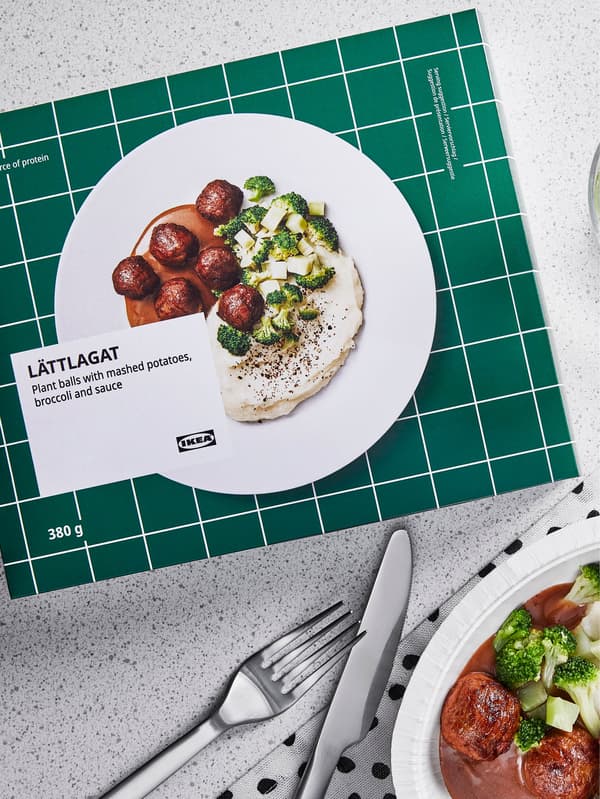 Škatuľa s LÄTTLAGAT, hotovými bezmäsitými guľôčkami so zemiakovou kašou.