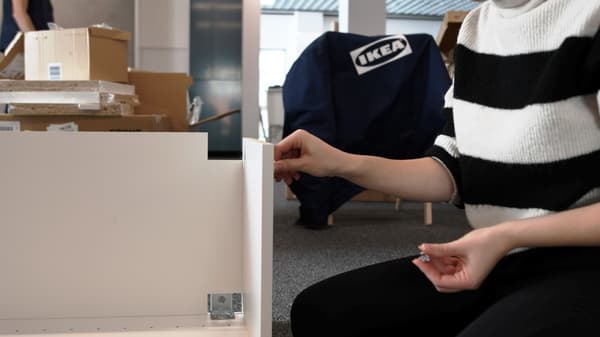 Skręcanie mebli IKEA