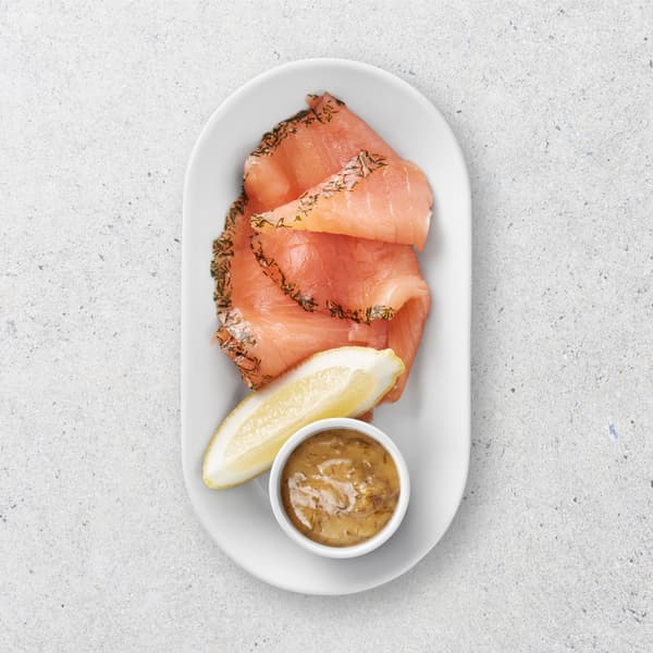 Smoked salmon plate