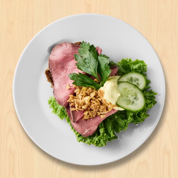 Smørrebrød med roastbeef
Solsikkerugbrød med roastbeef, remoulade, agurk og ristede løg

49.-