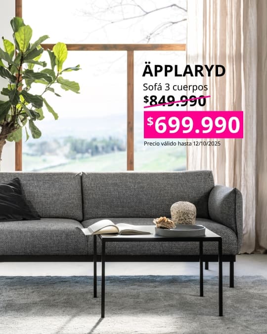 Sofá de tres cuerpos gris con precio en cuadrado fucsia
