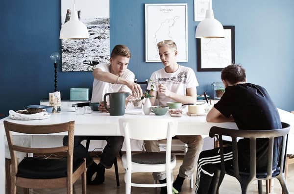 Soggiorno e sala da pranzo open-space per tutta la famiglia.
