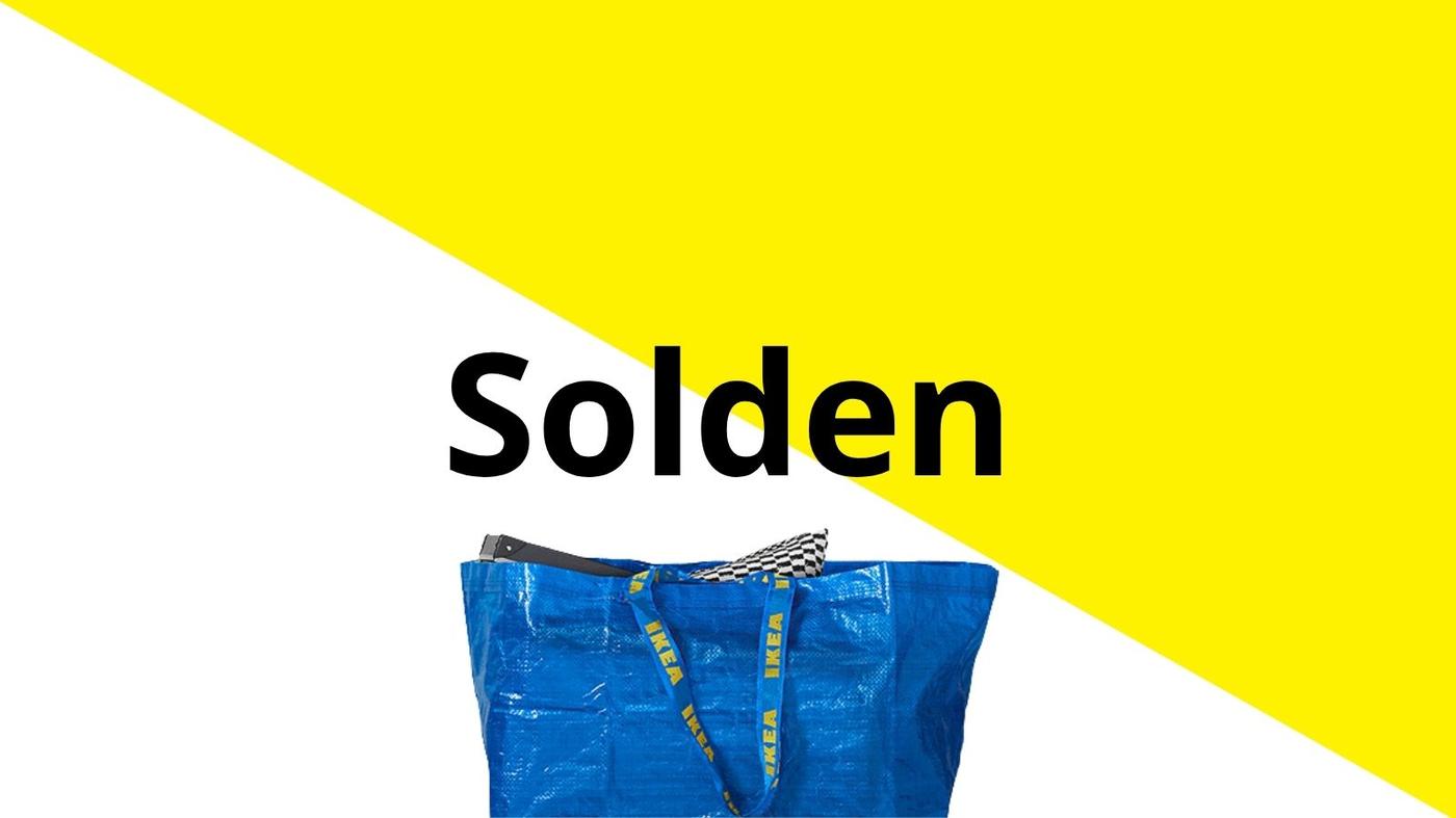 Solden met een IKEA FRAKTA tas.