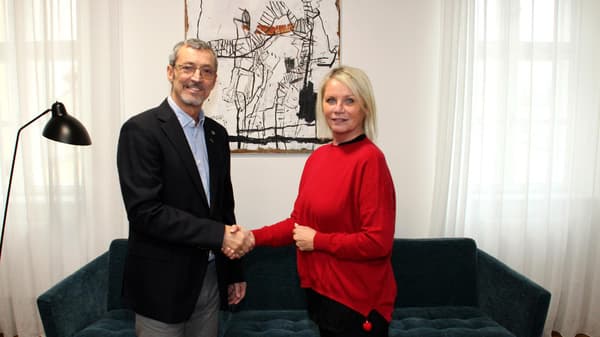 Soziales Projekt: Übergabe durch IKEA Market Manager an Gemeinde Laxenburg