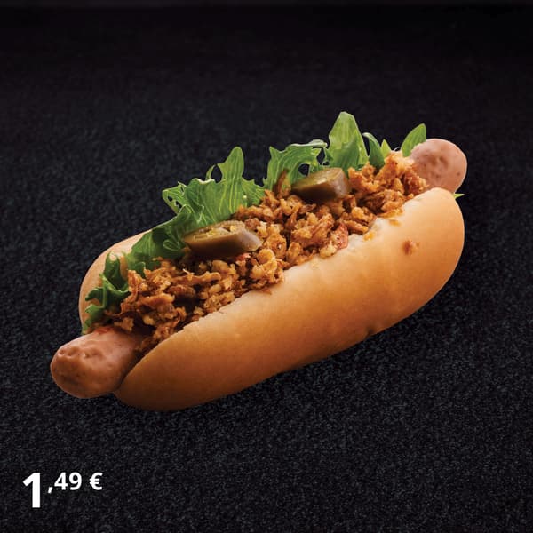 Spicy hot dog with veggie sausage