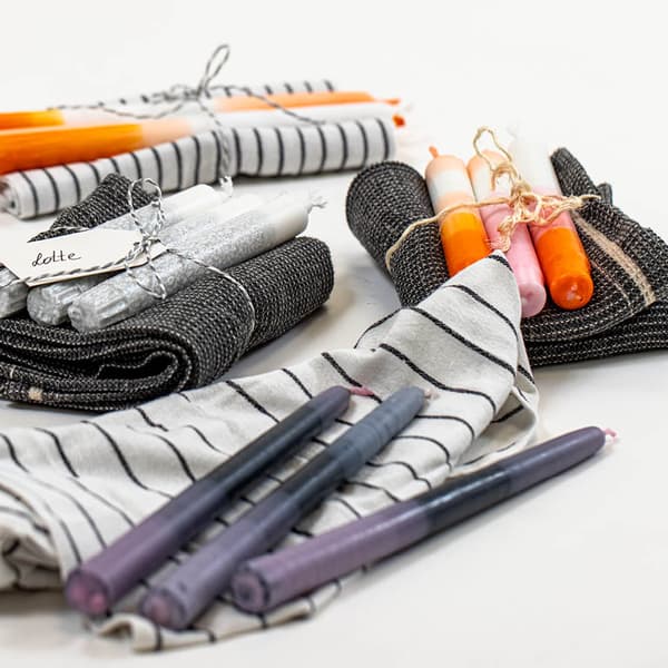 Stabkerzen als Geschenkverpackt - das machst du mit Kerzenresten