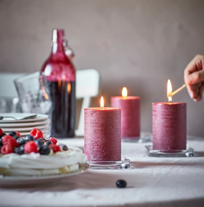 STÖRTSKÖN Illatosított tömbgyertya, bogyós gyümölcs/piros, 30 óra