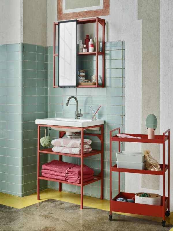 Stojan na umyvadlo ENHET v koupelně, zrcadlový díl a vozík