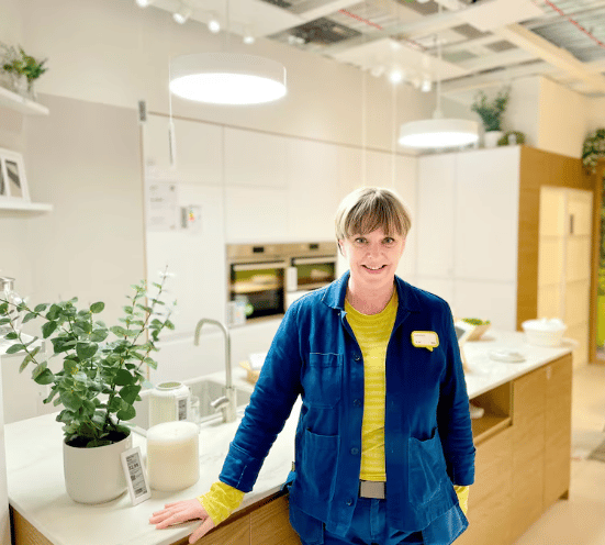Storemanager IKEA Wilrijk op de keukenafdeling
