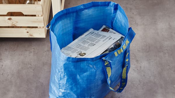Storing newspapers for recycling