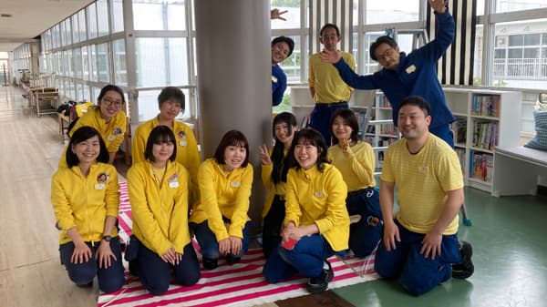 作業スタッフの集合写真。