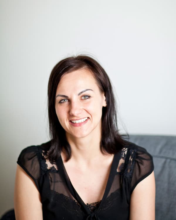 Sylke, lives in a small space with her daughter.