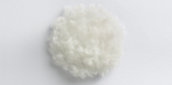 Synthetische Materialien als Füllmaterial für eine Bettecke