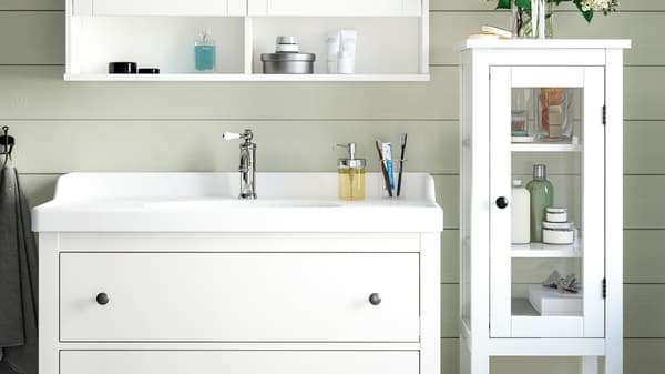 Système HEMNES pour la salle de bain.