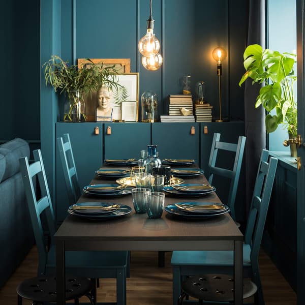 TÄRENDÖ black table.
