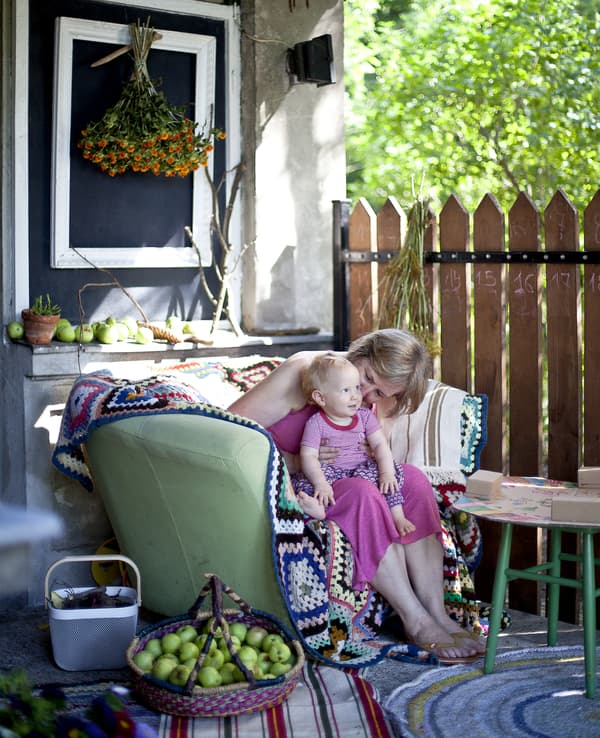 Take indoor comforts outside