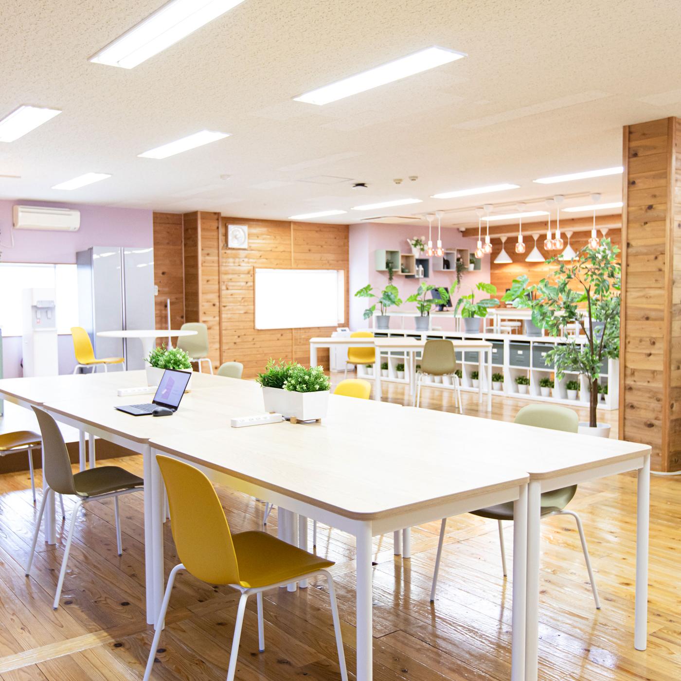 テーブルとチェア