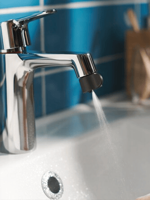 The ÅBÄCKEN mist nozzle saves 95% water in mist mode and 66% in spray mode compared to a standard washbasin mixer tap