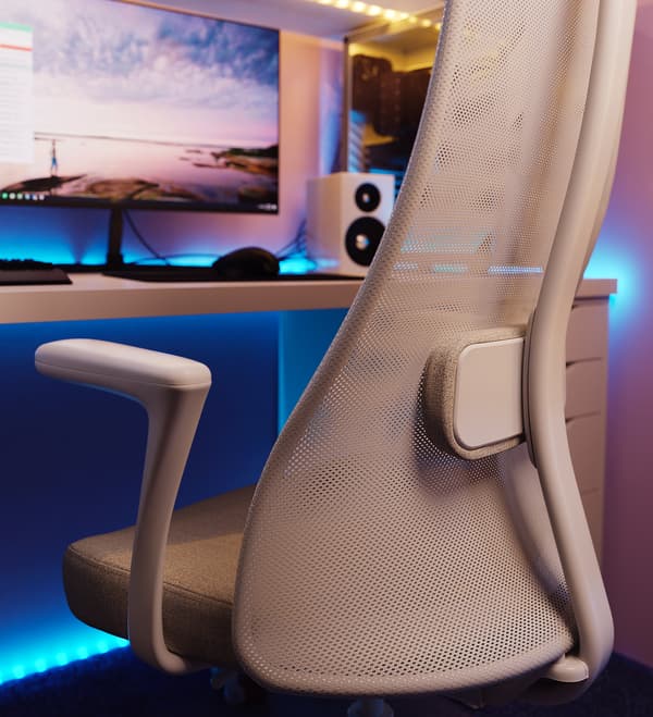 The importance of armrests for desk chairs
