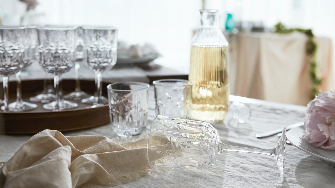 The traditional elegant wedding theme