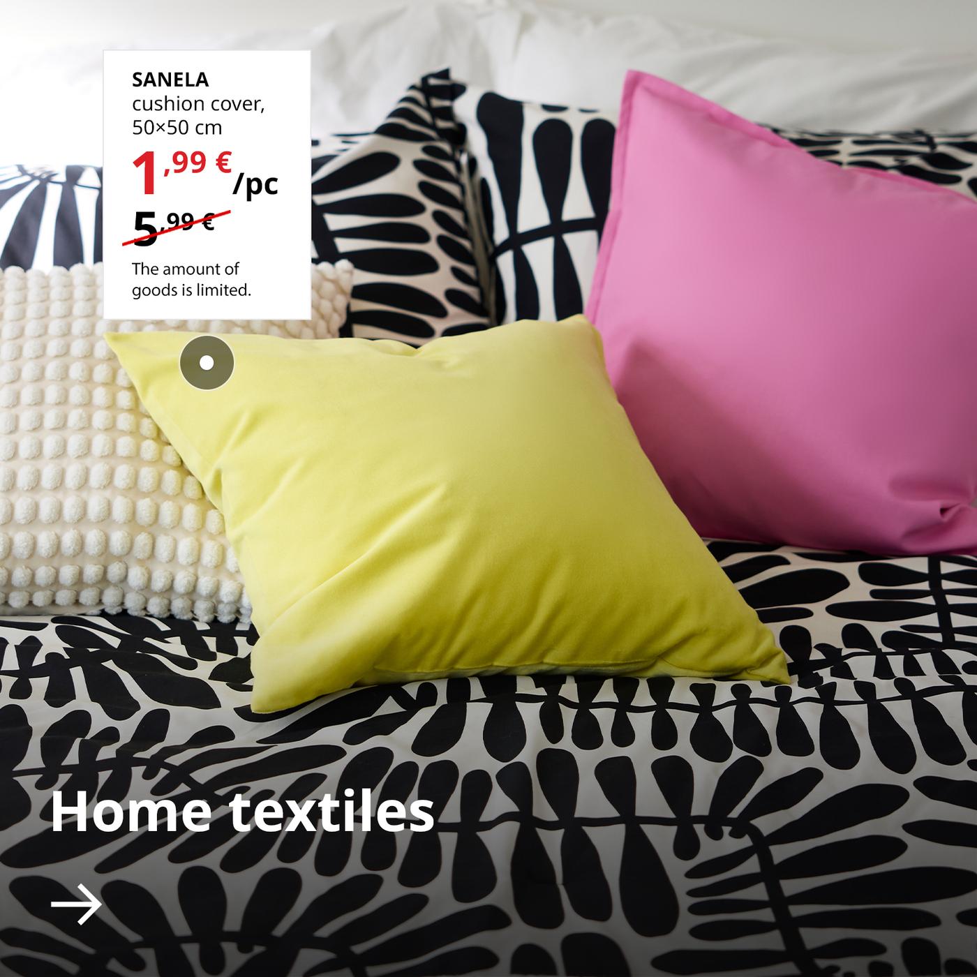 Three cushions in beige, yellow and pink covers lie on the bed. Next to them, on a white background, the sale price of the yellow SANELA cover is shown — 1,99 € (regular price 5,99 €). Below, there is an arrow with the text “Home textiles”.
