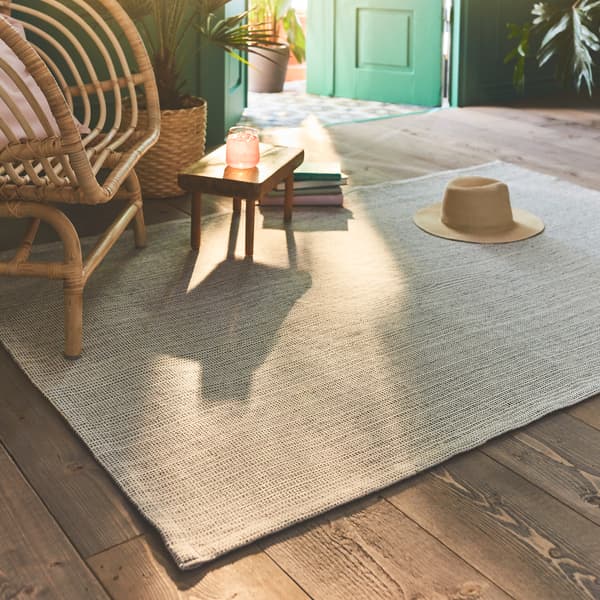 TIPHEDE flatwoven rug in natural/off-white color.