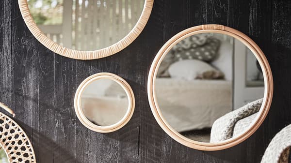 Tips on decorating with mirrors.