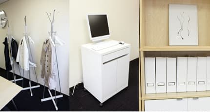 黒と白で統一された床と家具