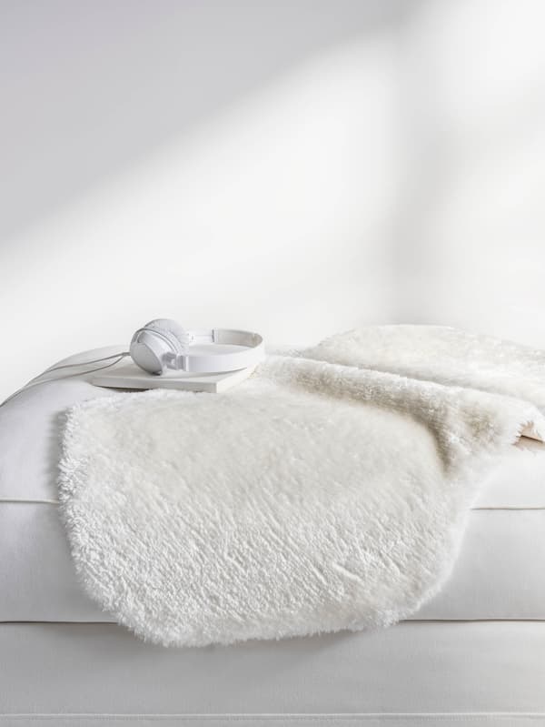 TOFTLUND fehér szőnyeg.