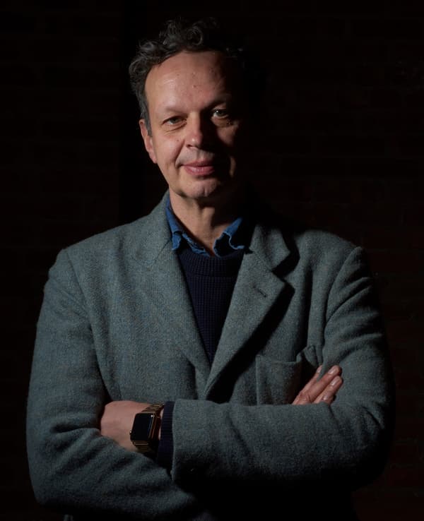 ภาพของนักออกแบบ Tom Dixon