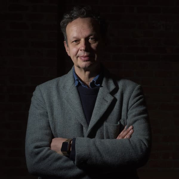 ภาพของนักออกแบบ Tom Dixon