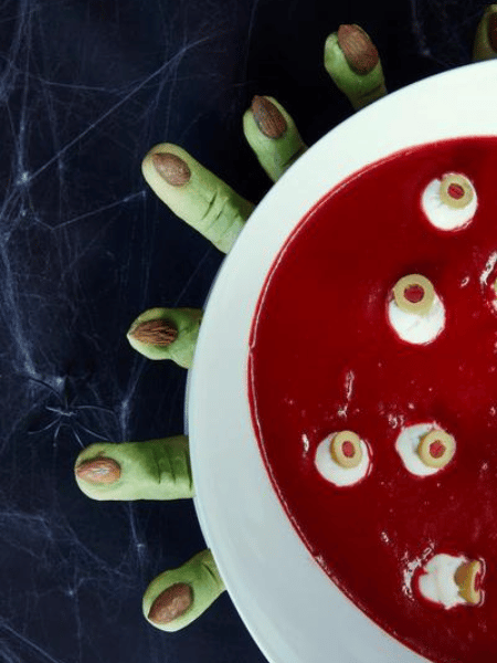 Tomatsuppe i skål