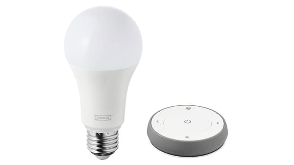 TRÅDFRI dimming kit white spectrum including an LED bulb and remote control.