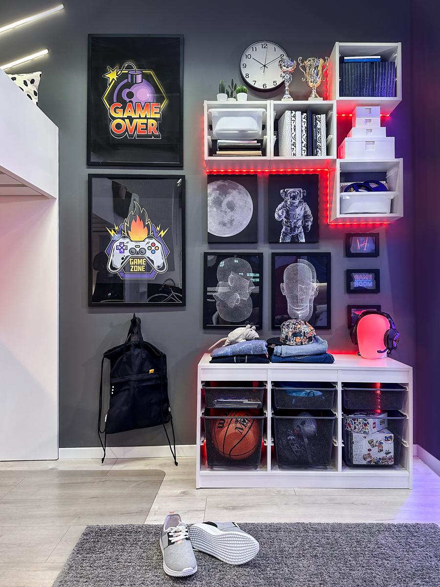 TROFAST Regał z pojemnikami, biały/ciemnoszary, 99x44x56 cm