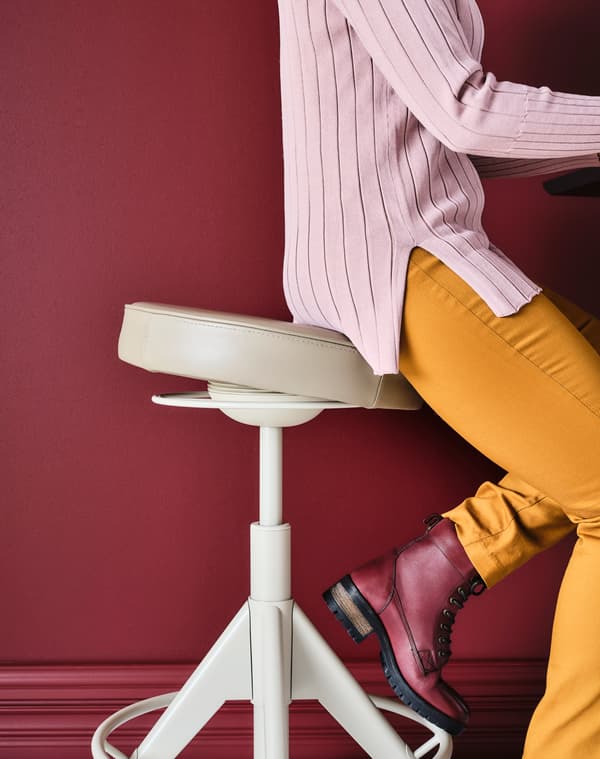 TROLLBERGET Suport per seure o estar de peu, Grann beix 89 € | IKEA