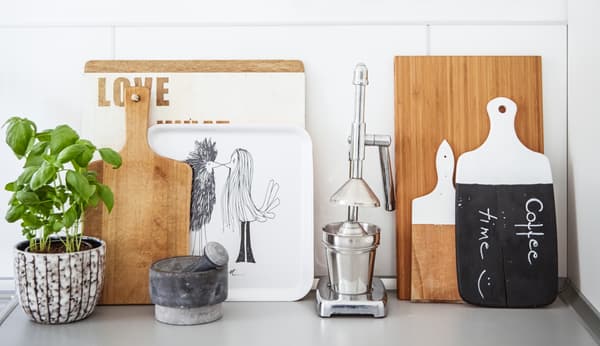 Turn a chopping board into a message board.