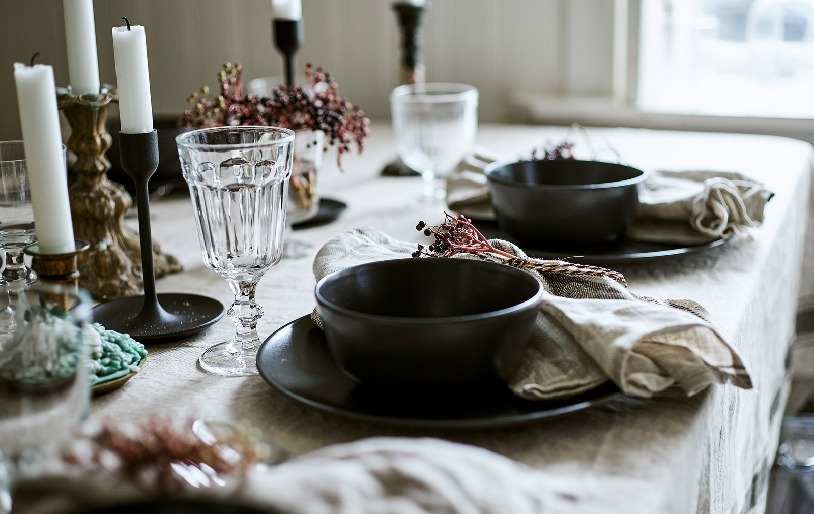 A stylist’s guide to creating a festive table setting - IKEA