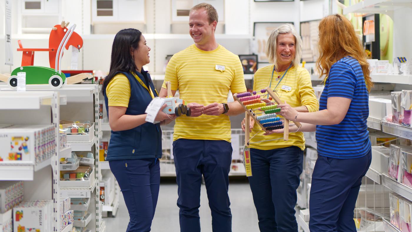 Tým zamestnancov IKEA.