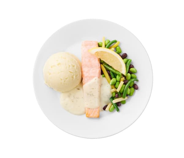 Ugnsbakad lax på en tallrik