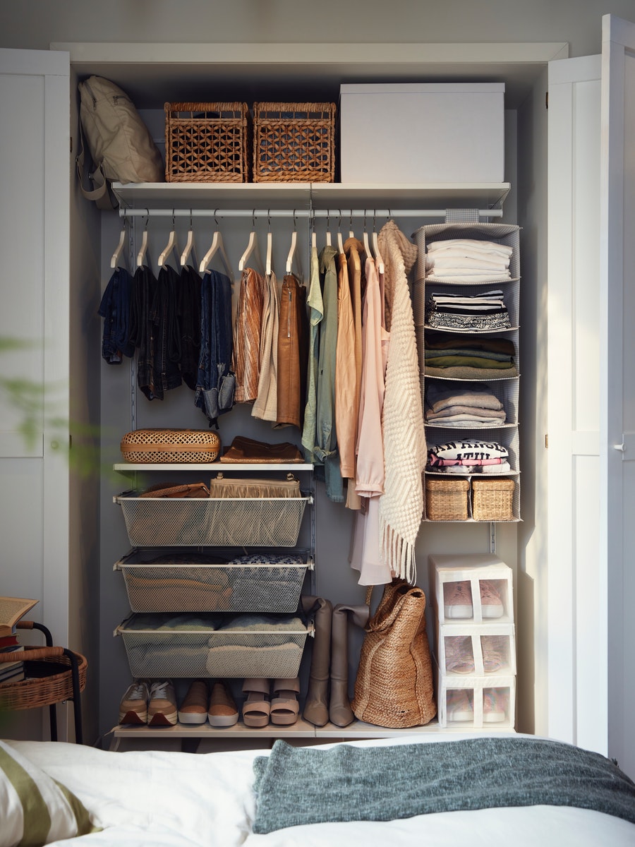 Cómo guardar la ropa de invierno de forma segura - IKEA