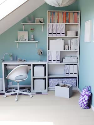 un bureau à petits prix