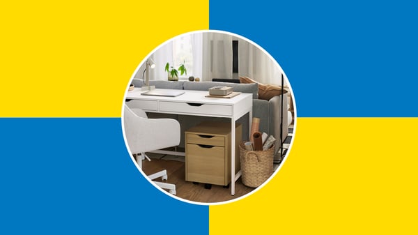 Un bureau ALEX dans un cercle, sur un fond à carreaux bleu et jaune.