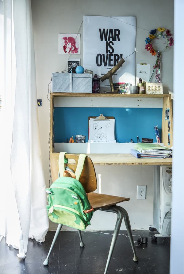 Un bureau pour enfant.