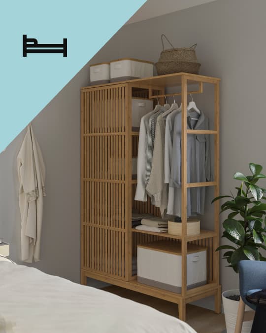 Un clóset de madera con un costado abierto y en el costado superior izquierdo de la foto un ícono de cama.