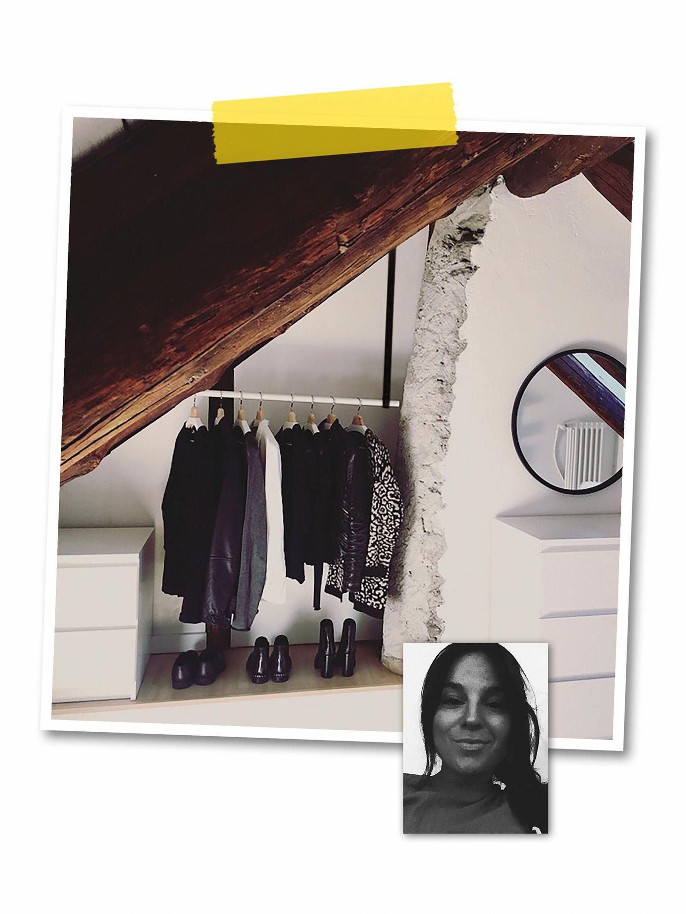 Un collage de dos imágenes: ropa sobre una barra HUGAD colgada en un techo inclinado mediante las correas FRAKTA y la imagen de una colaboradora de IKEA.
