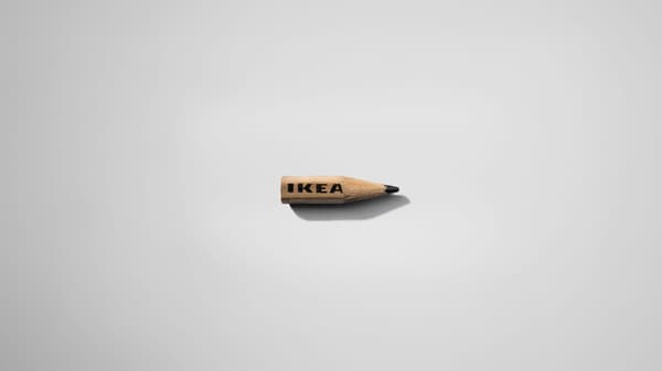 Un crayon avec l'inscription IKEA.