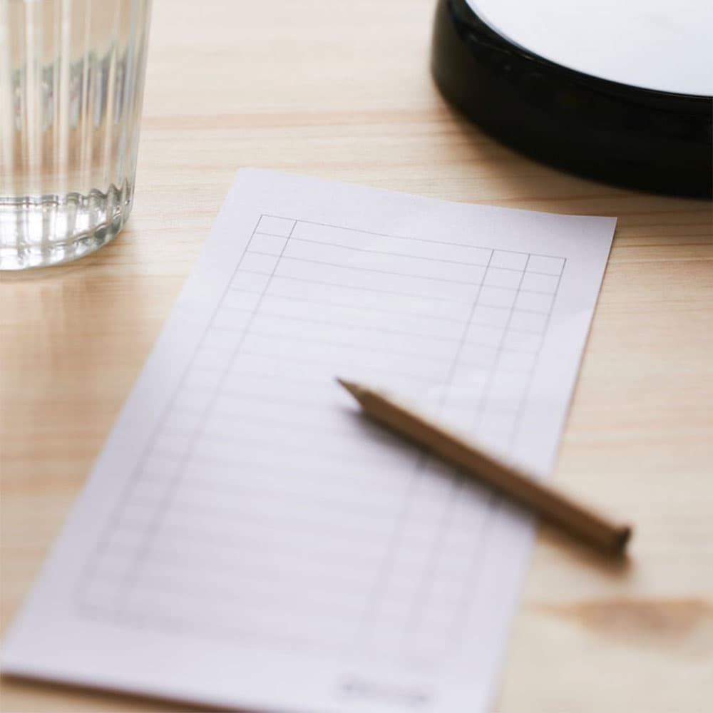 Un crayon sur un papier