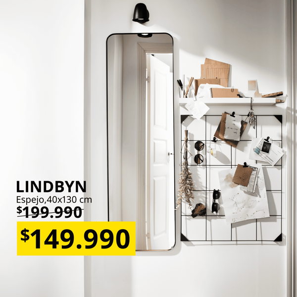 Un espejo de pared LINDBYN con su precio especial de $149.990 por octubre.