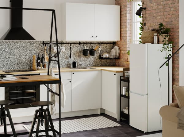 Un meuble bas d'angle KNOXHULT blanc