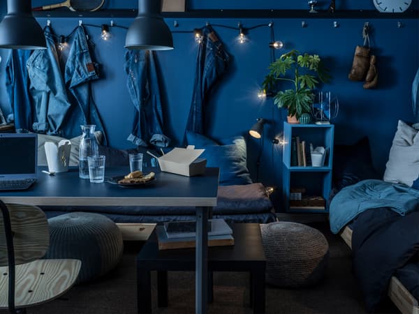 Un plateau de table avec des pieds sont le complément parfait pour ta chambre.